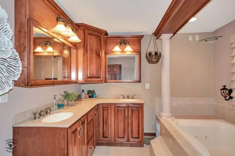 1873 Claire Drive Bourbonnais IL 60914