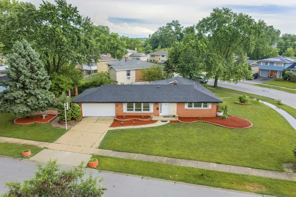 445 East 168th Place South Holland IL 60473