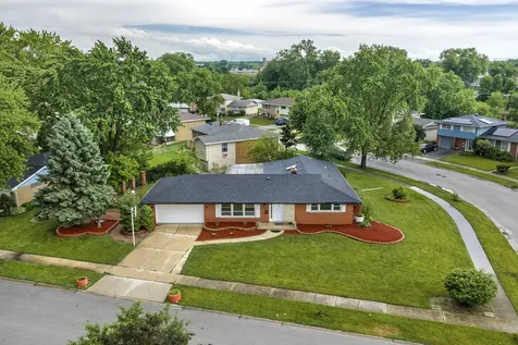 445 East 168th Place South Holland IL 60473