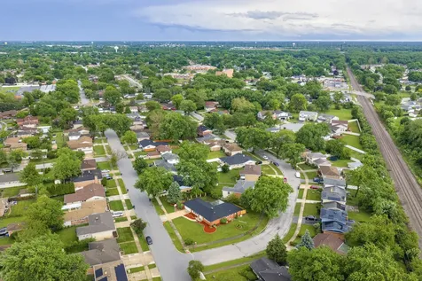 445 East 168th Place South Holland IL 60473