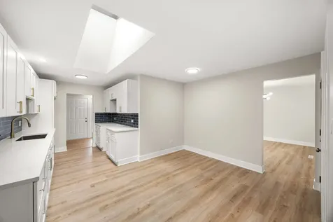 445 East 168th Place South Holland IL 60473