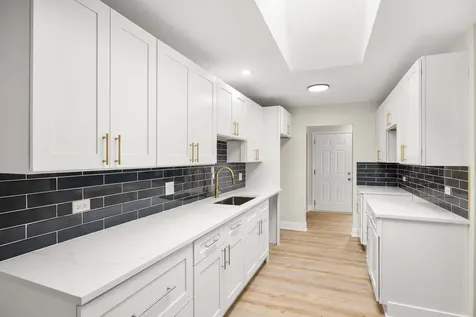 445 East 168th Place South Holland IL 60473
