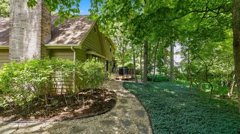 1134 Wintergreen Court Batavia IL 60510