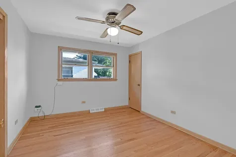9804 South Springfield Avenue Evergreen Park IL 60805