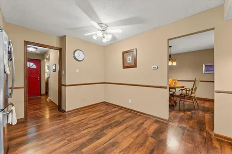 208 South Meadowhill Lane Mahomet IL 61853