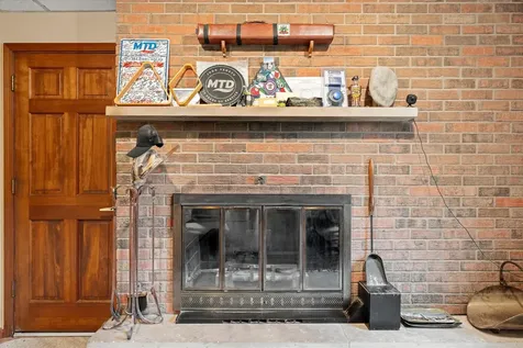 208 South Meadowhill Lane Mahomet IL 61853
