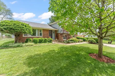 208 South Meadowhill Lane Mahomet IL 61853