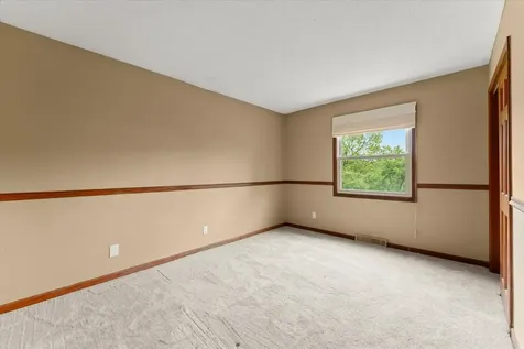 208 South Meadowhill Lane Mahomet IL 61853