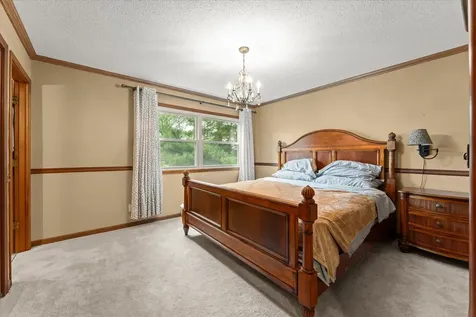 208 South Meadowhill Lane Mahomet IL 61853