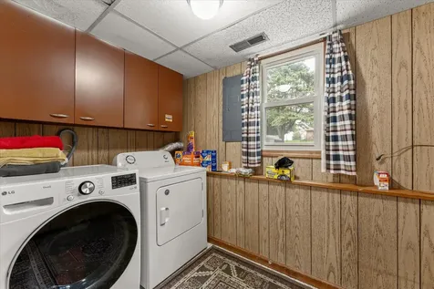 208 South Meadowhill Lane Mahomet IL 61853
