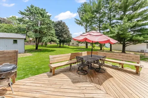 208 South Meadowhill Lane Mahomet IL 61853