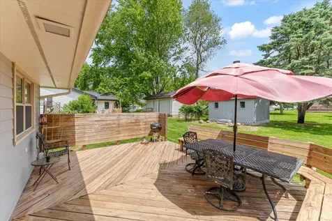 208 South Meadowhill Lane Mahomet IL 61853