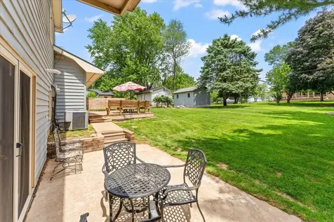 208 South Meadowhill Lane Mahomet IL 61853