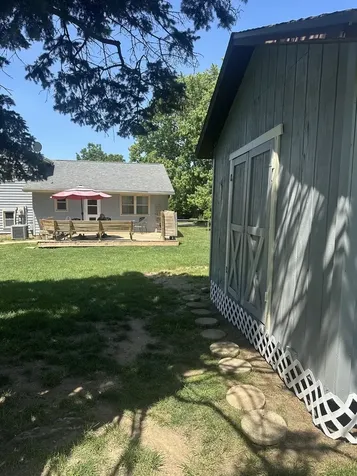208 South Meadowhill Lane Mahomet IL 61853
