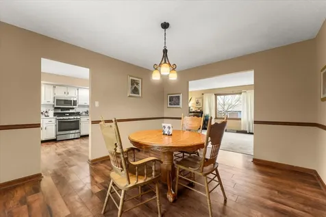 208 South Meadowhill Lane Mahomet IL 61853