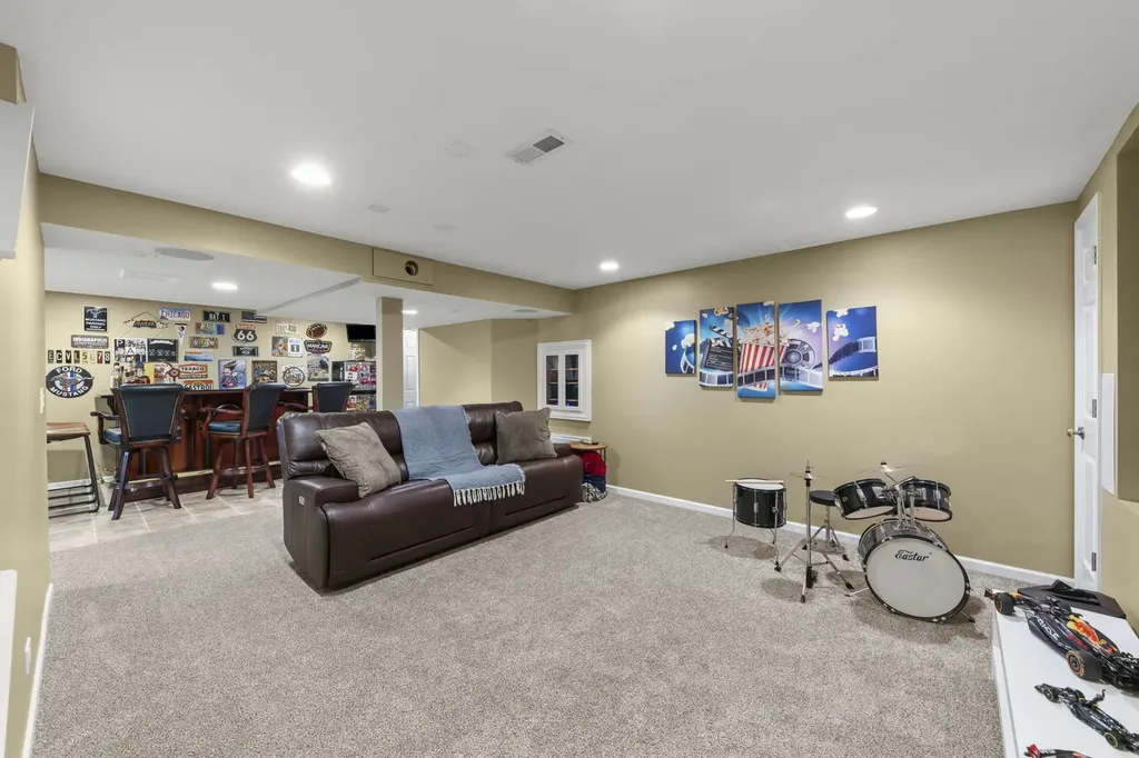 5008 Switch Grass Lane Naperville IL 60564