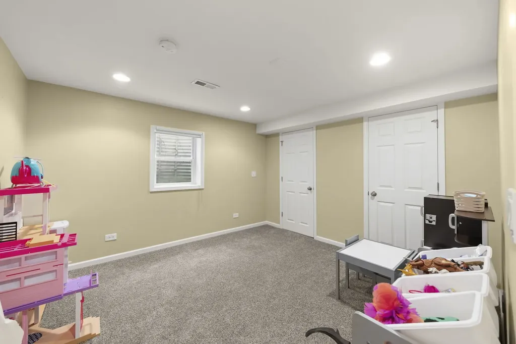 5008 Switch Grass Lane Naperville IL 60564