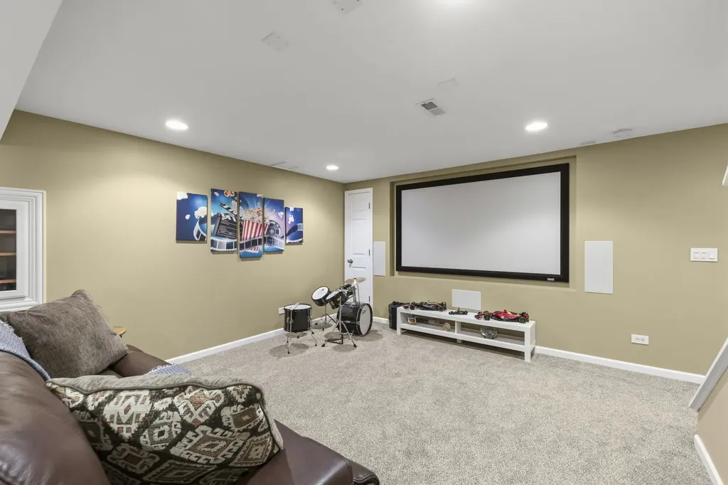 5008 Switch Grass Lane Naperville IL 60564