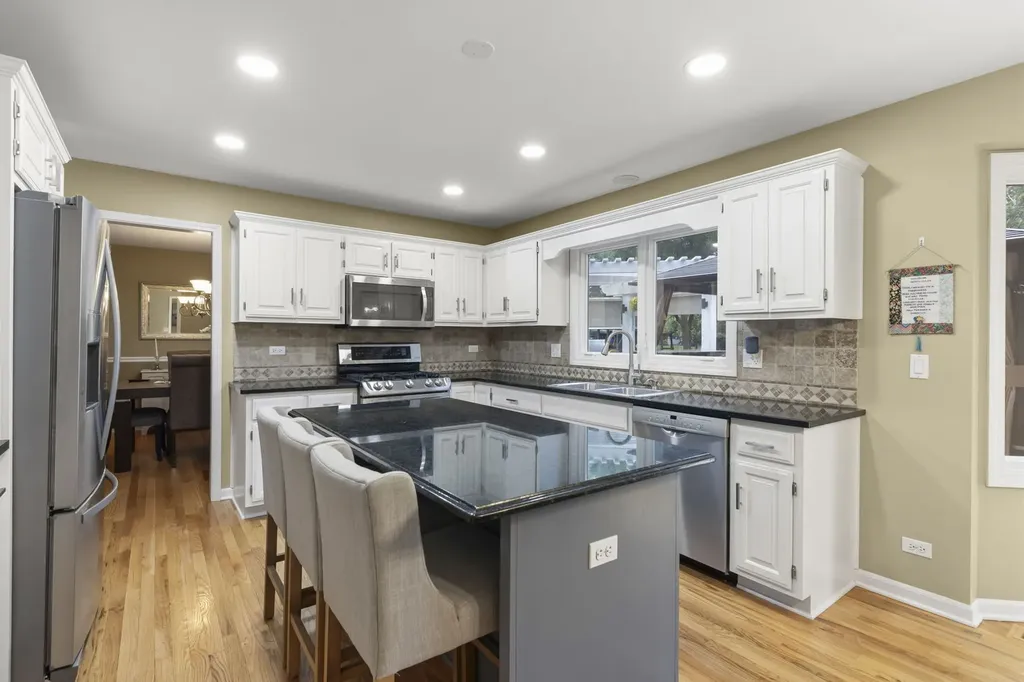 5008 Switch Grass Lane Naperville IL 60564