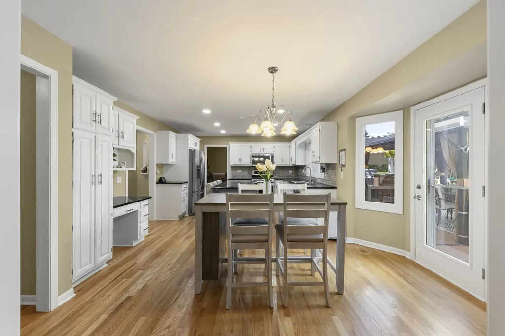 5008 Switch Grass Lane Naperville IL 60564