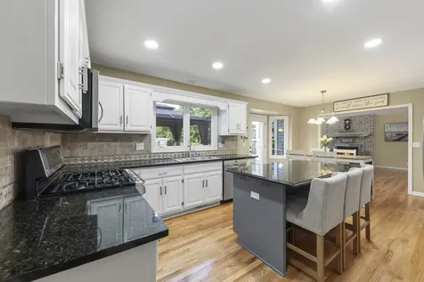 5008 Switch Grass Lane Naperville IL 60564