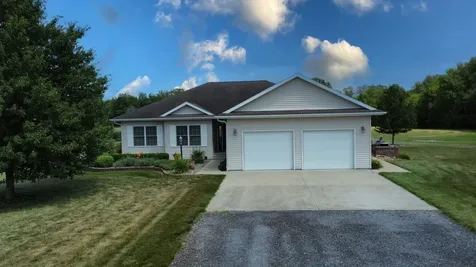 1646 North 2050 East Road Watseka IL 60970