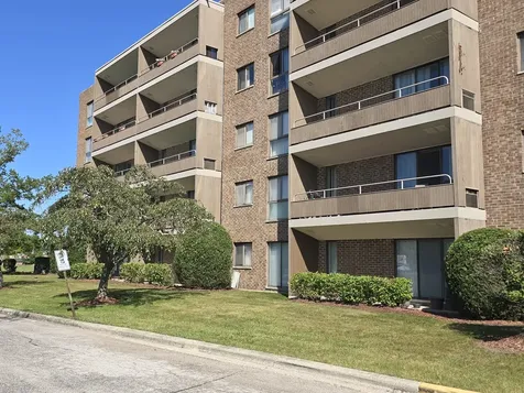 7 East Carriageway Drive Hazel Crest IL 60429
