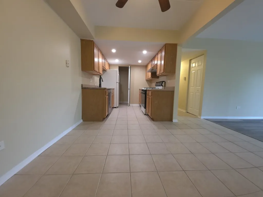 1665 Coach Drive Naperville IL 60565