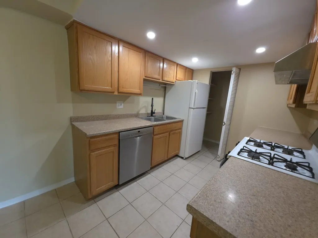 1665 Coach Drive Naperville IL 60565