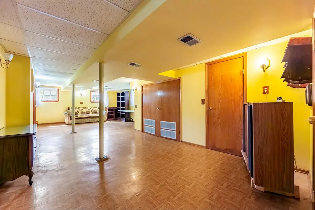 4354 South Komensky Avenue Chicago IL 60632