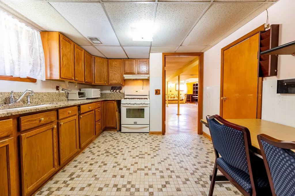 4354 South Komensky Avenue Chicago IL 60632