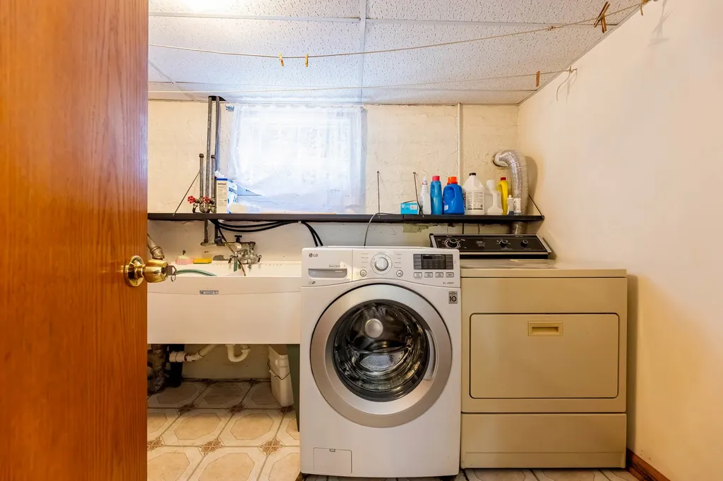 4354 South Komensky Avenue Chicago IL 60632