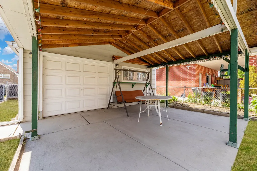 4354 South Komensky Avenue Chicago IL 60632