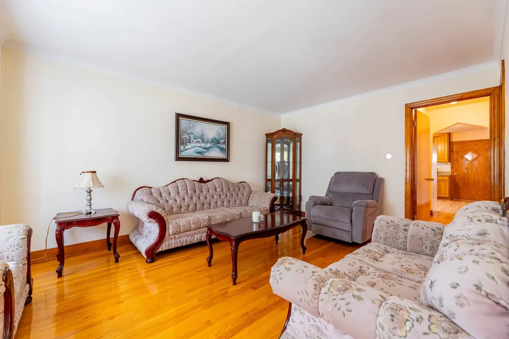 4354 South Komensky Avenue Chicago IL 60632