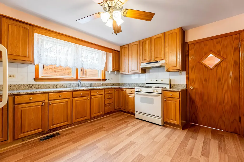 4354 South Komensky Avenue Chicago IL 60632