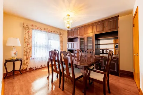 4354 South Komensky Avenue Chicago IL 60632