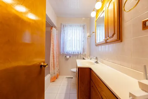 4354 South Komensky Avenue Chicago IL 60632