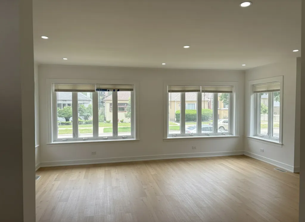 7606 South Paxton Avenue Chicago IL 60649