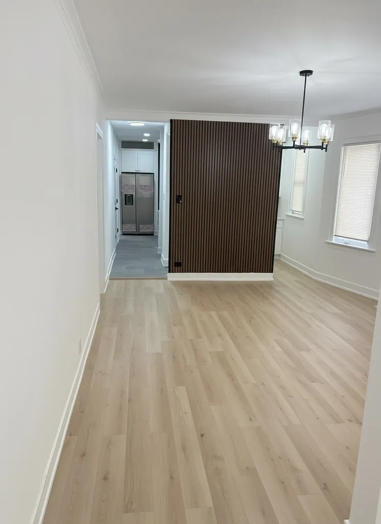 7606 South Paxton Avenue Chicago IL 60649