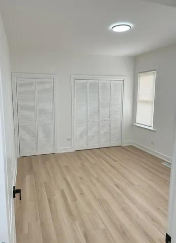 7606 South Paxton Avenue Chicago IL 60649