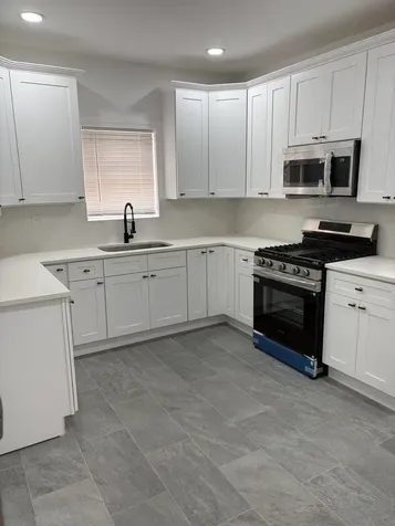7606 South Paxton Avenue Chicago IL 60649