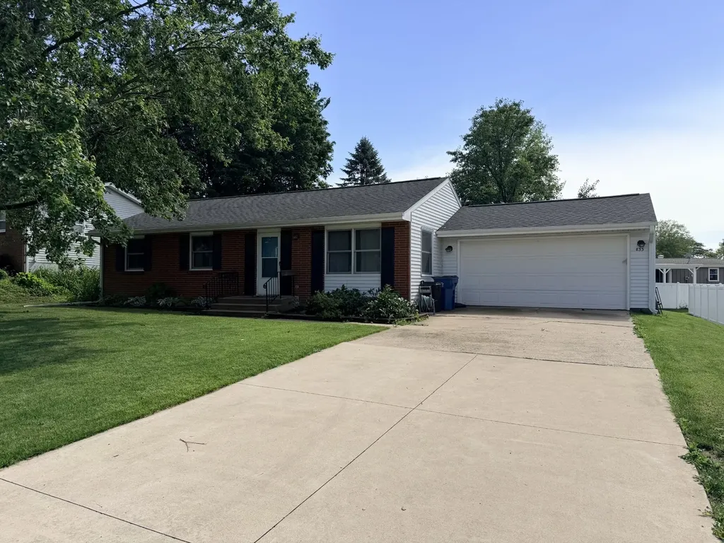 833 King Arthur Lane Ottawa IL 61350