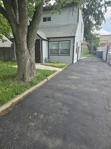 7139 West 74th Street Chicago IL 60638