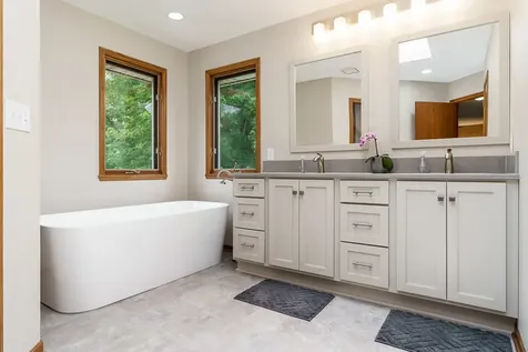11307 Ridgecrest Drive Roscoe IL 61073
