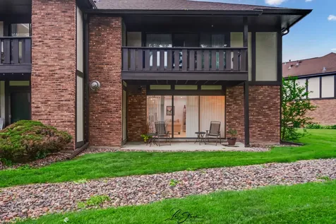 8251 Mulberry Court Palos Hills IL 60465