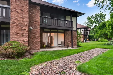 8251 Mulberry Court Palos Hills IL 60465
