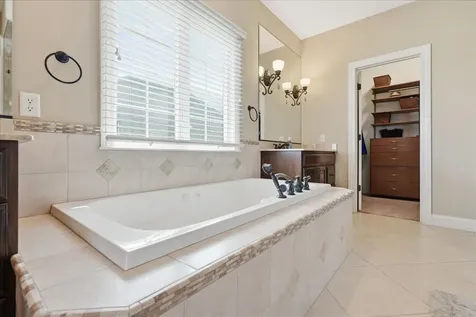 1406 Watersound Way Bloomington IL 61705