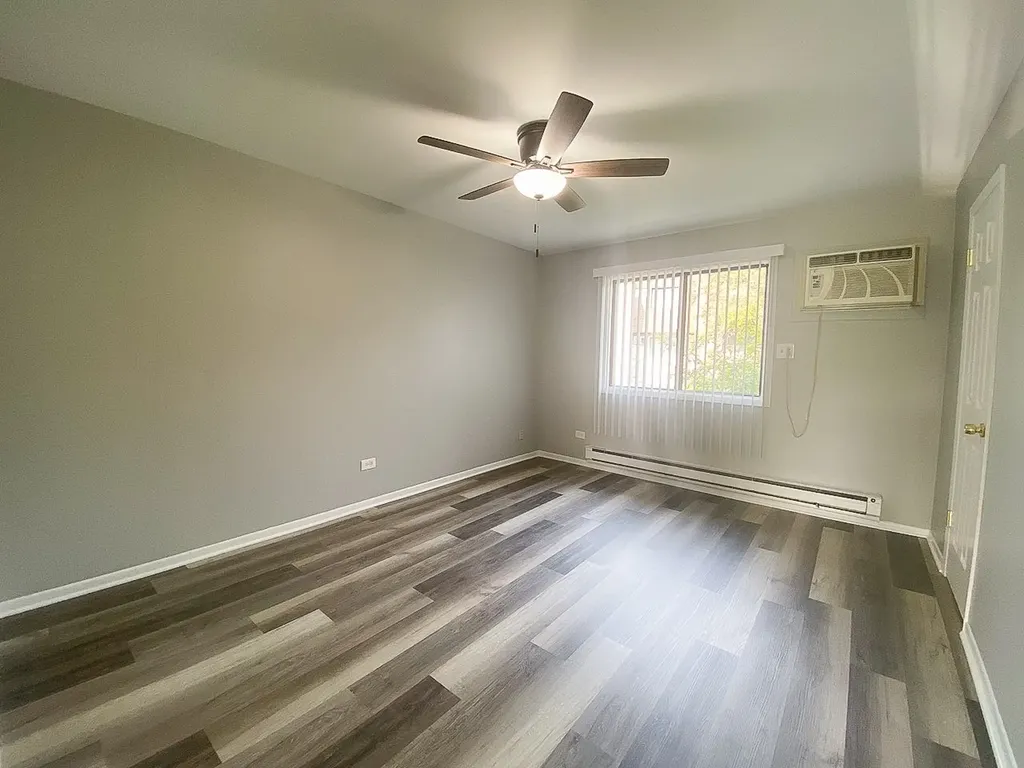 182 South Waters Edge Drive Glendale Heights IL 60139