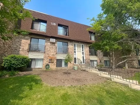 182 South Waters Edge Drive Glendale Heights IL 60139