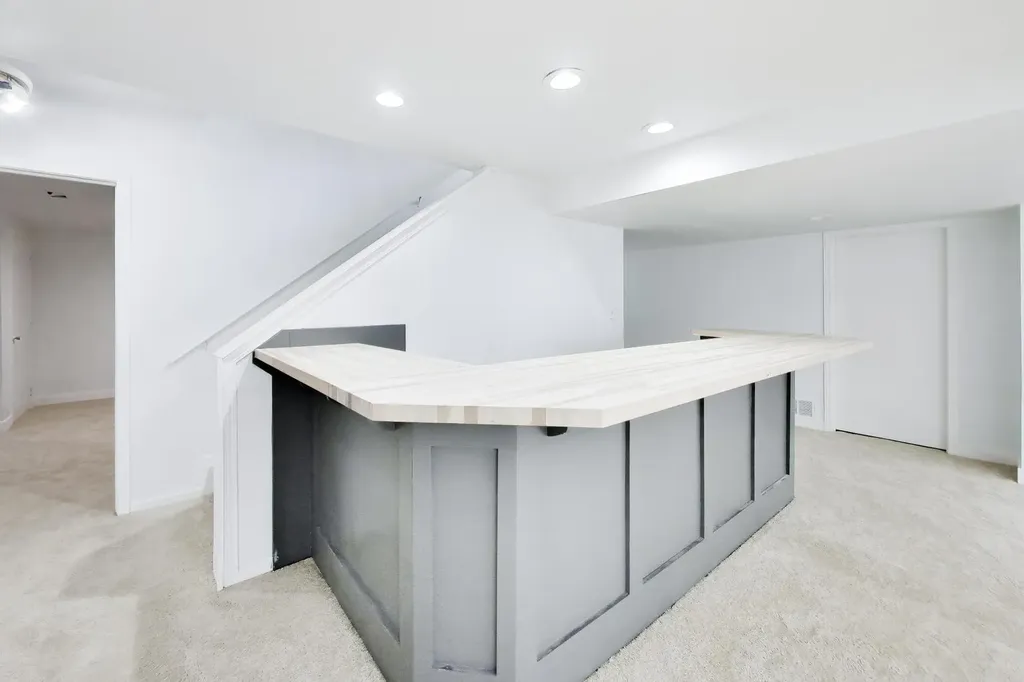 8S510 Oxford Lane Naperville IL 60565